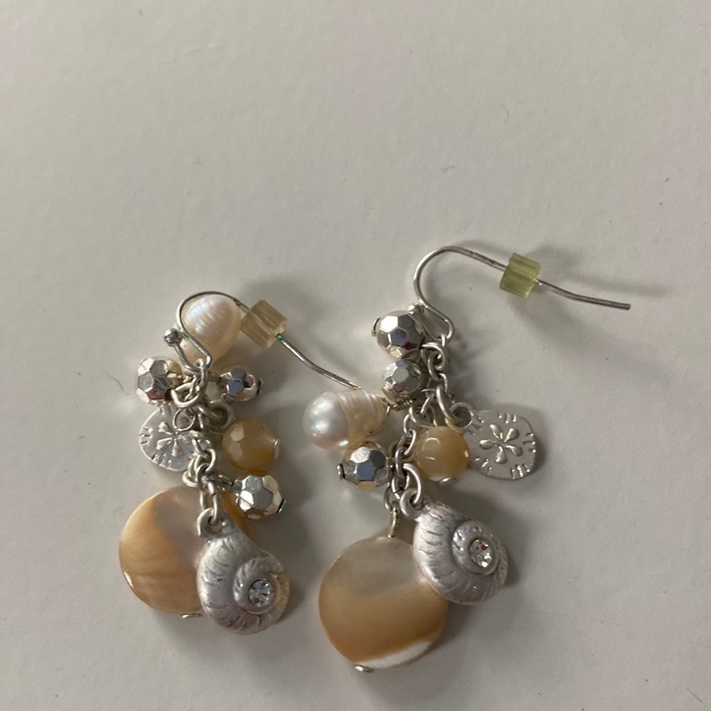 Tommy Bahama earrings